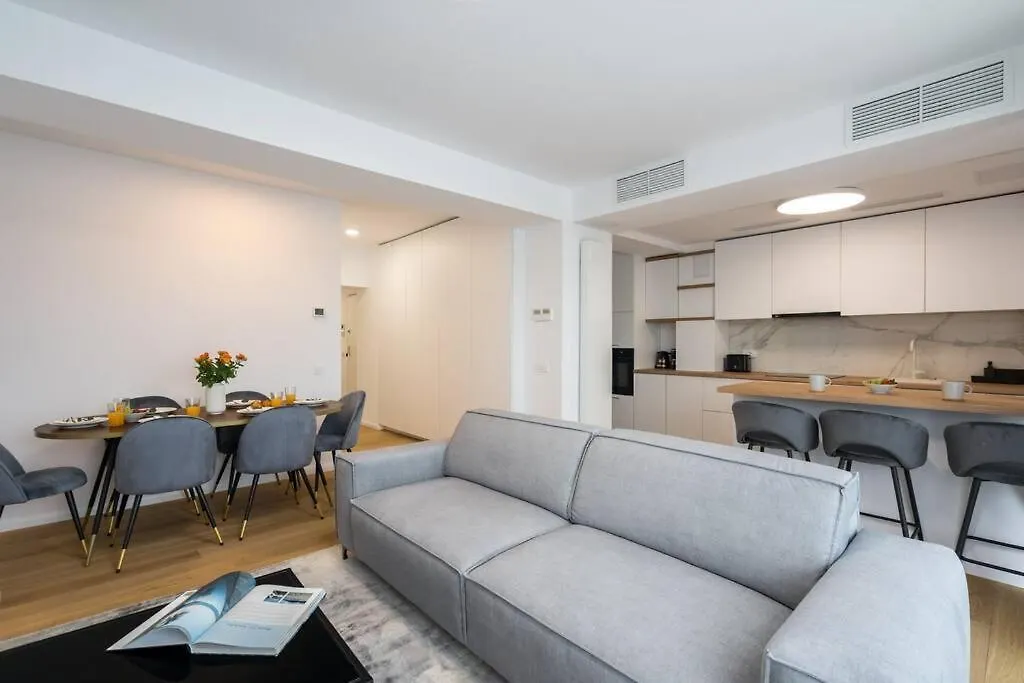 Luxurious Central New Penthouse + Parking Bucharest