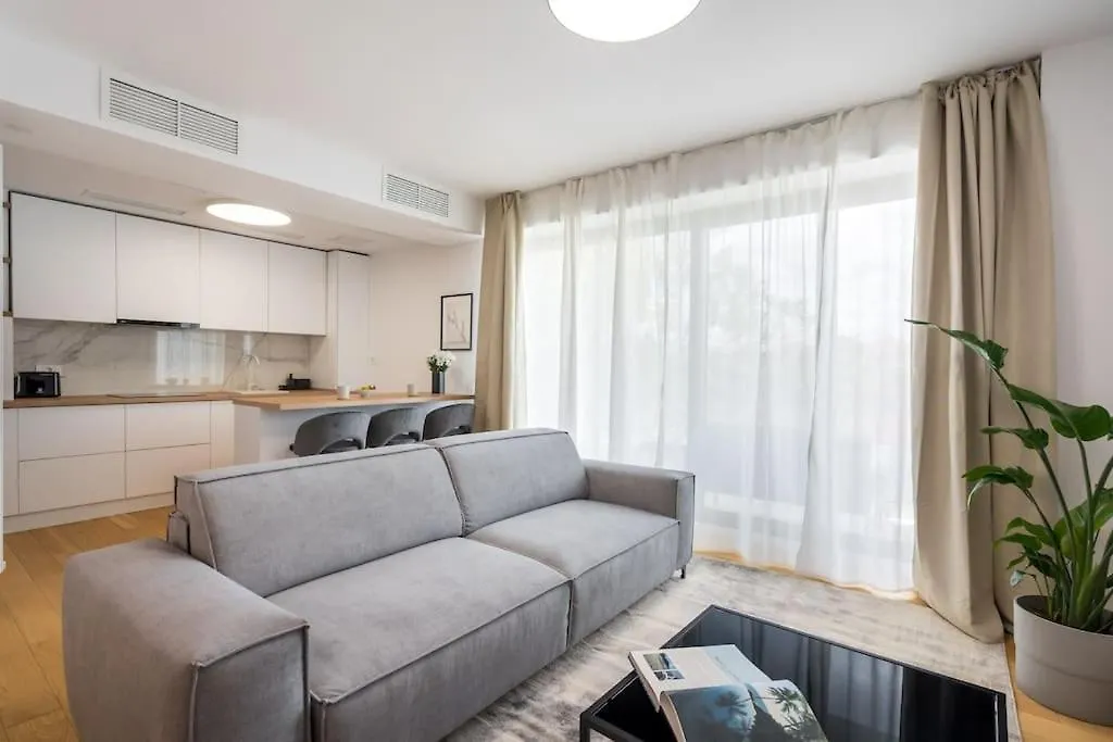Luxurious Central New Penthouse + Parking Bucharest 0*,
