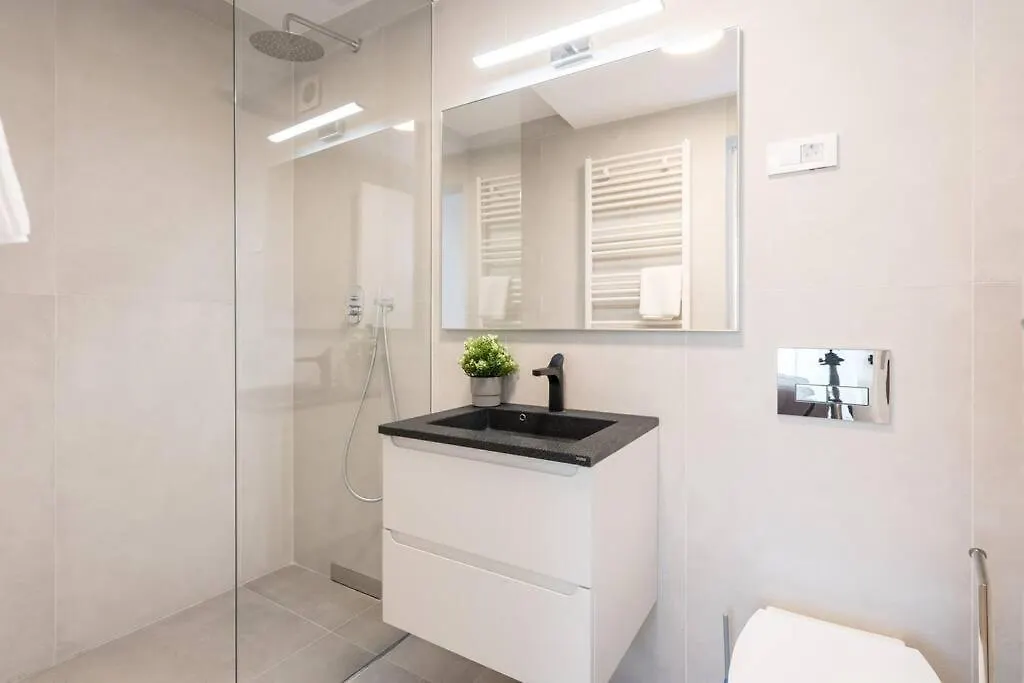 Luxurious Central New Penthouse + Parking Bucharest Apartment